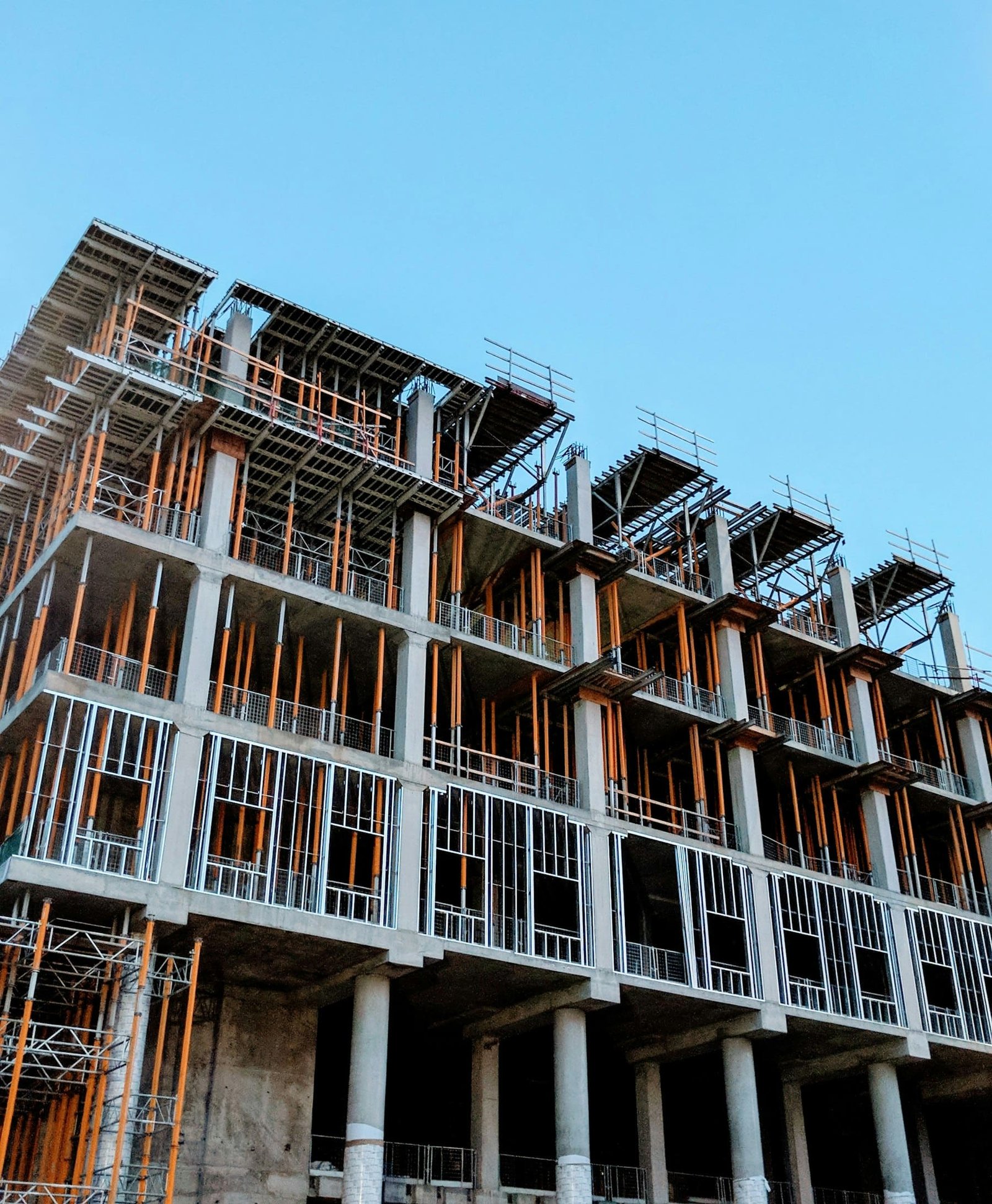 Bâtiment en béton en construction